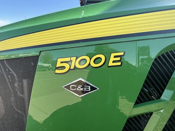 Image of John Deere 5100E equipment image 1