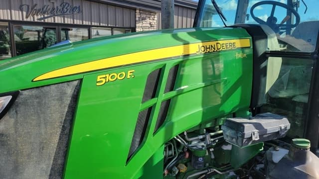 Image of John Deere 5100E equipment image 4