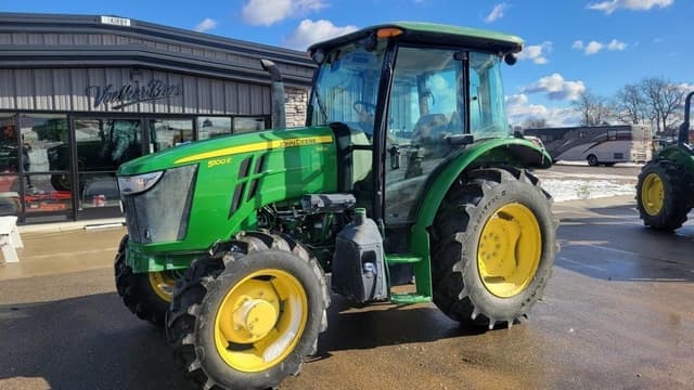 Image of John Deere 5100E equipment image 1