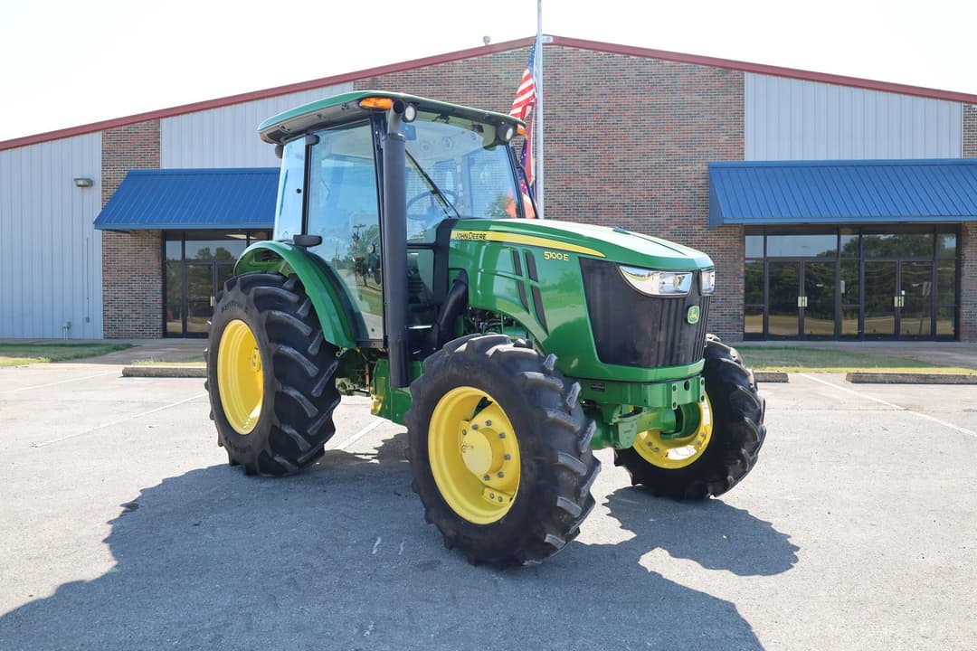 Image of John Deere 5100E Primary image