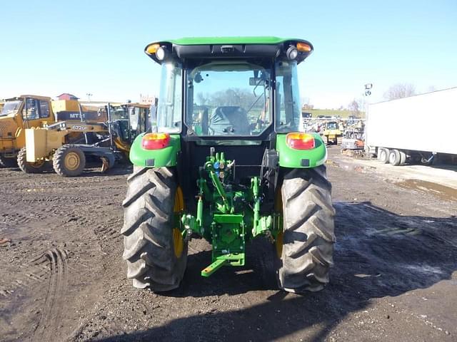 Image of John Deere 5100E equipment image 3