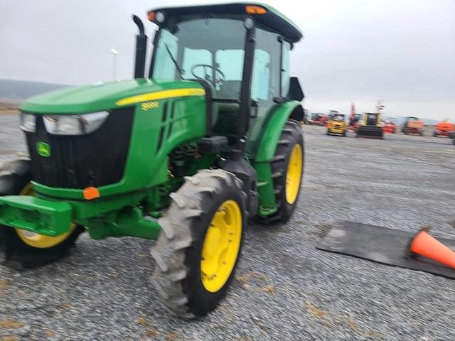 Image of John Deere 5100E equipment image 1