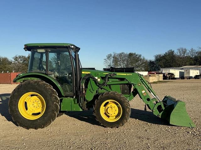 Image of John Deere 5100E equipment image 3