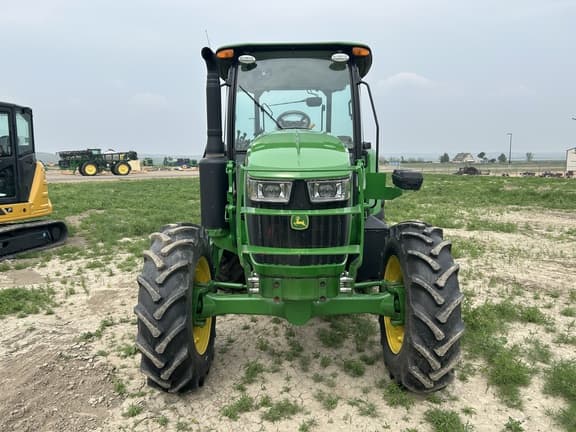 Image of John Deere 5100E equipment image 2