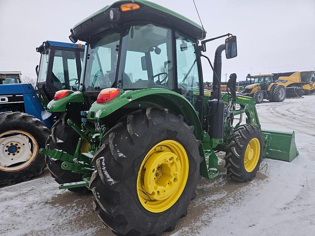 Image of John Deere 5100E equipment image 3