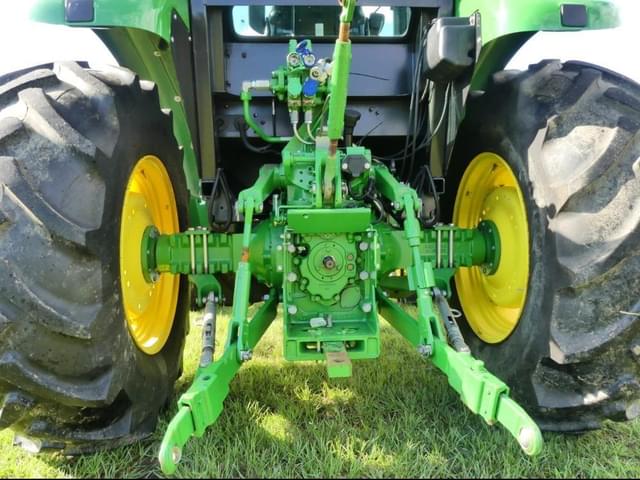 Image of John Deere 5100E equipment image 4