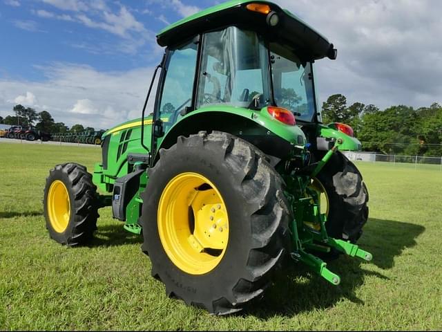 Image of John Deere 5100E equipment image 3