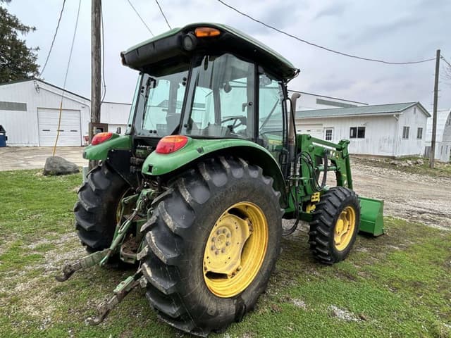 Image of John Deere 5100E equipment image 4