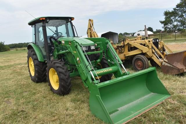 Image of John Deere 5100E equipment image 2