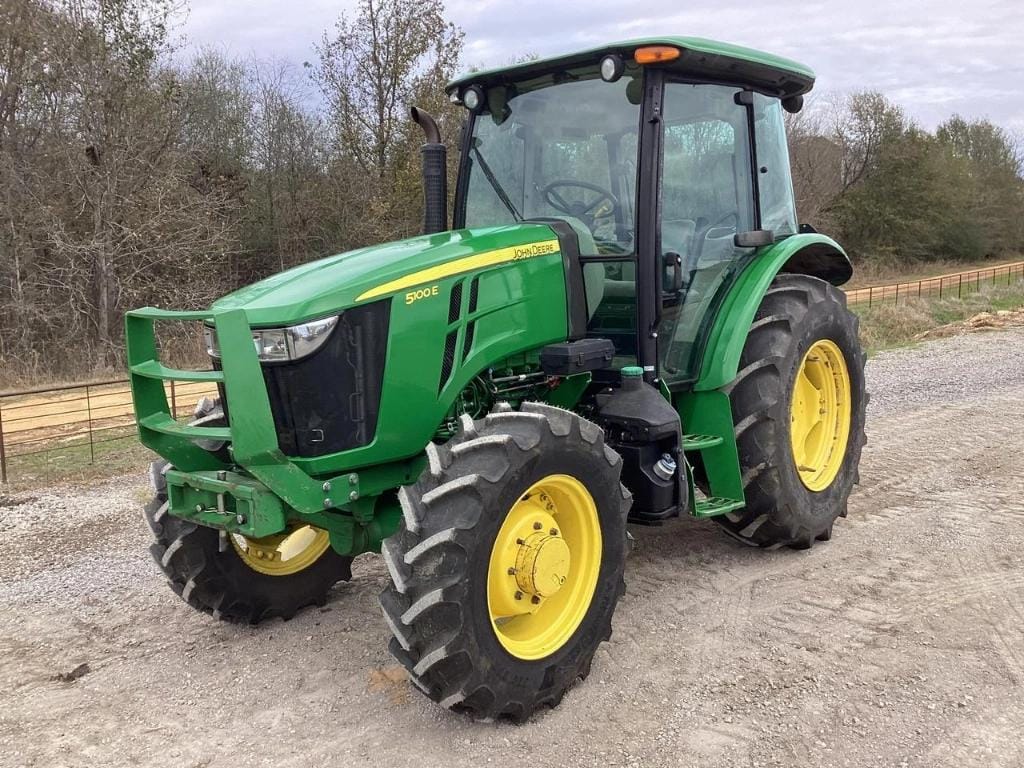 John Deere 5100E Equipment Image0