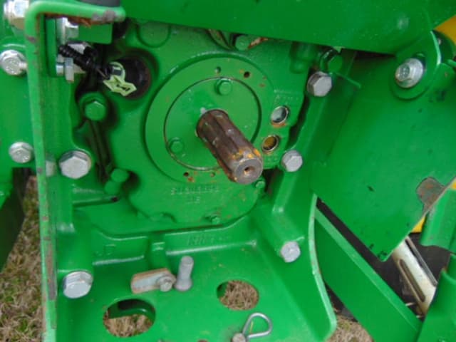 Image of John Deere 5100E equipment image 4