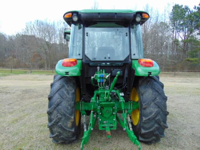 Image of John Deere 5100E equipment image 3
