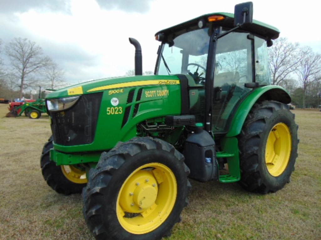 Image of John Deere 5100E Primary image