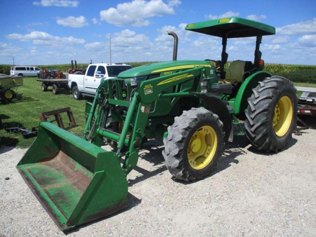 John Deere 5100E Equipment Image0