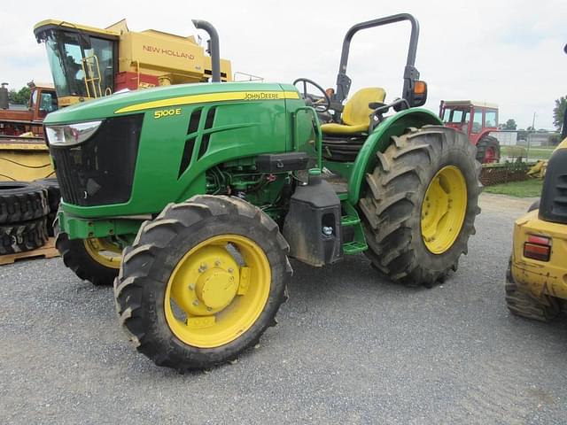 Image of John Deere 5100E equipment image 1