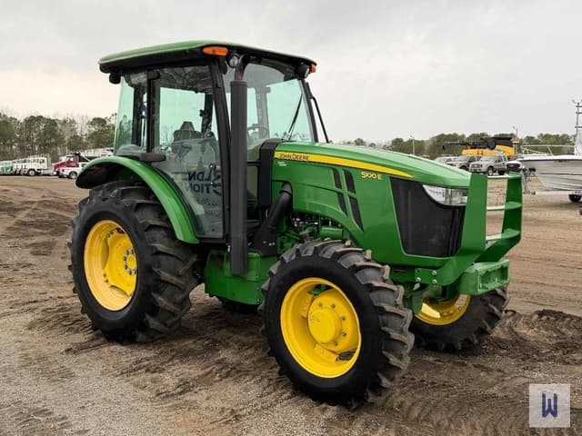 Image of John Deere 5100E equipment image 3