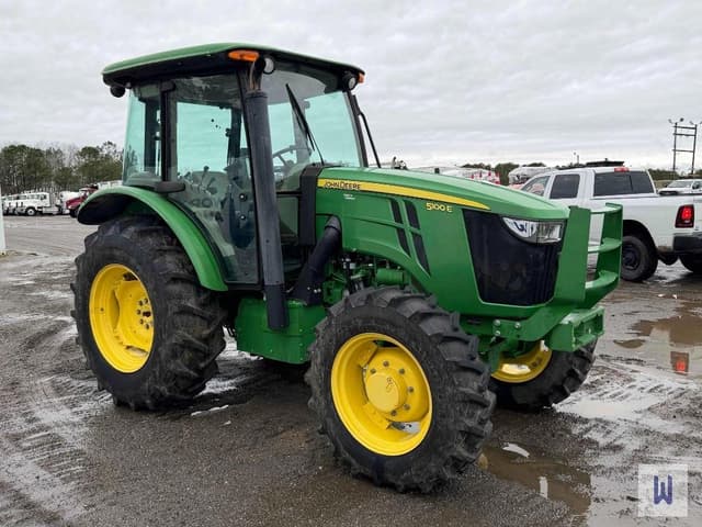 Image of John Deere 5100E equipment image 3