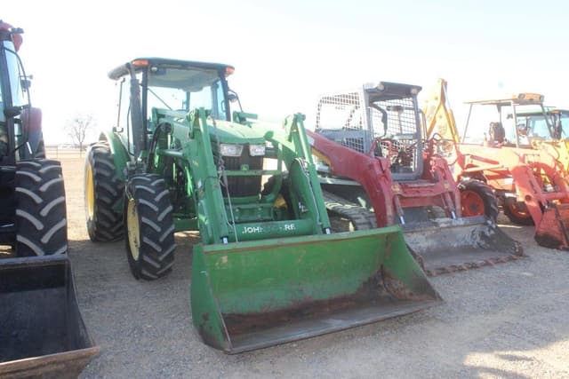 Image of John Deere 5100M equipment image 4