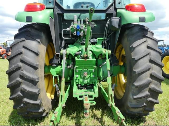 Image of John Deere 5100M equipment image 4