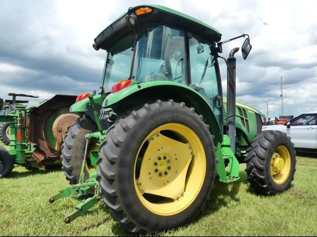 Image of John Deere 5100M equipment image 3