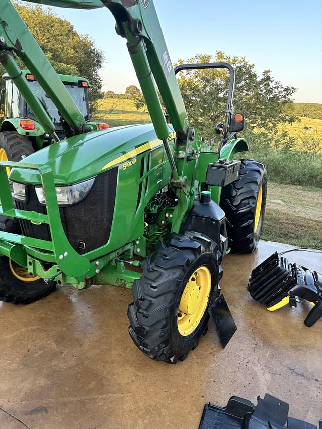 Image of John Deere 5100M equipment image 4