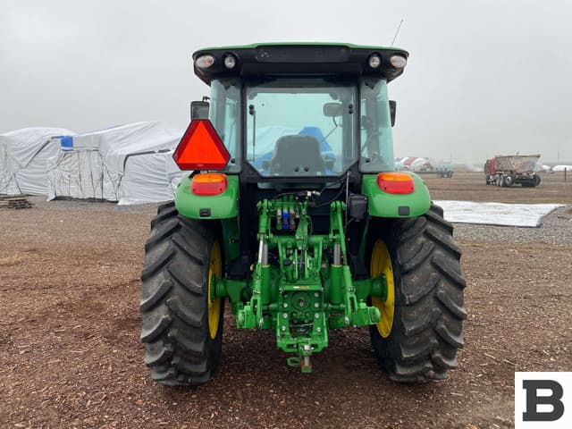 Image of John Deere 5100M equipment image 4