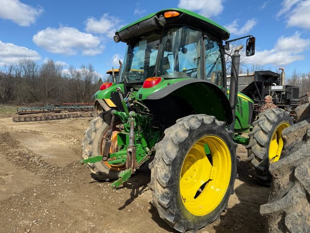 Image of John Deere 5100MH equipment image 2