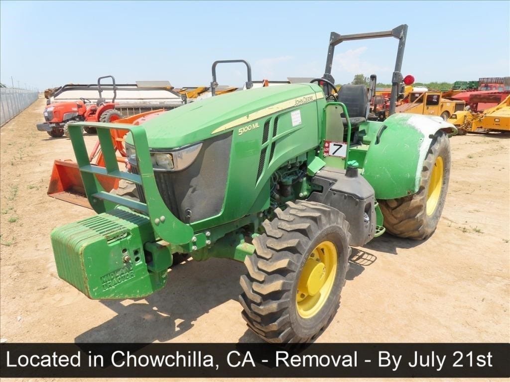 John Deere 5100ML Equipment Image0