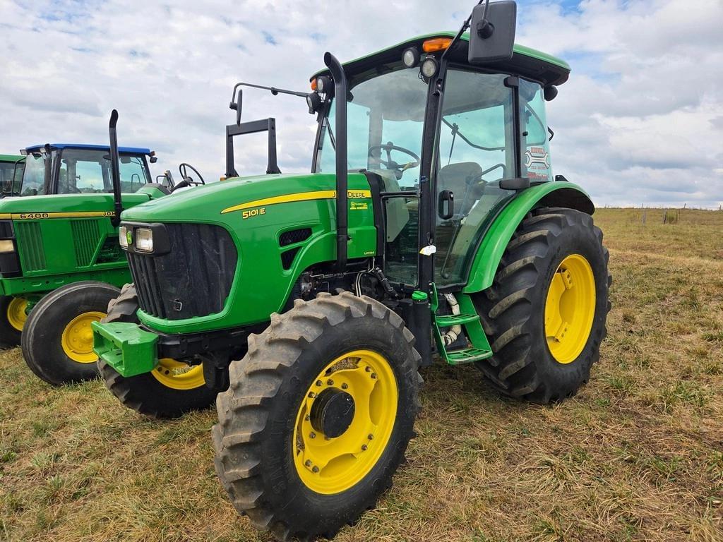 Image of John Deere 5101E Primary image