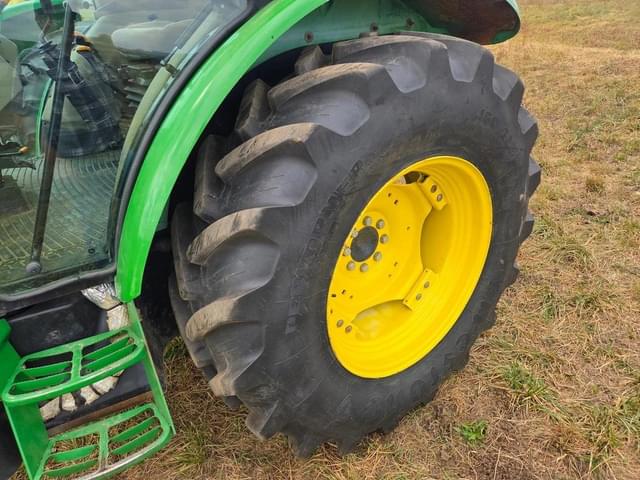 Image of John Deere 5101E equipment image 2