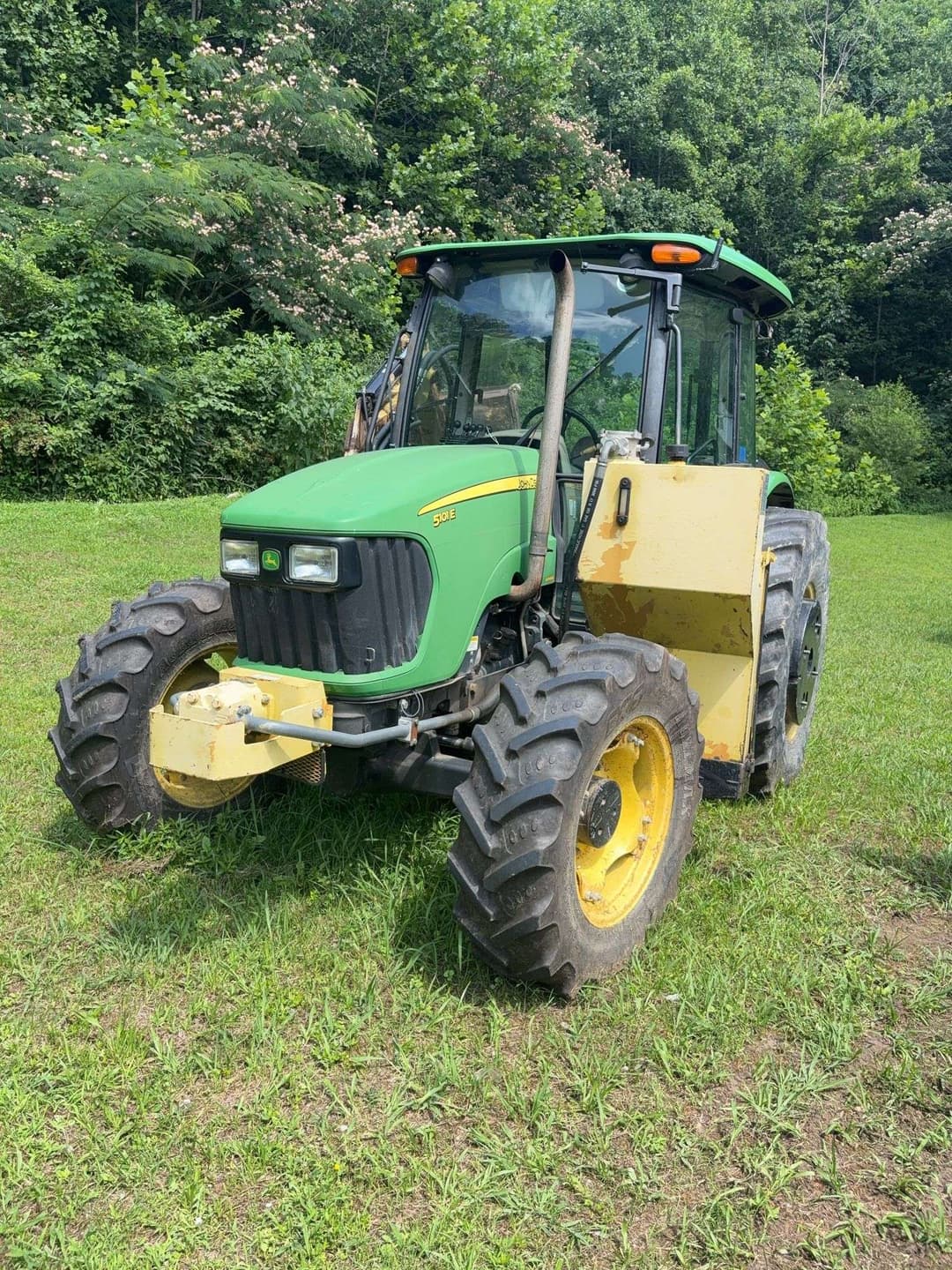 Image of John Deere 5101E Primary image