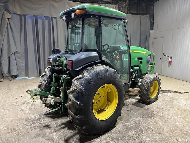 Image of John Deere 5101EN equipment image 4