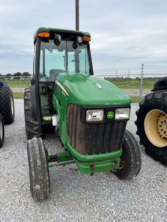 Image of John Deere 5101EN equipment image 1