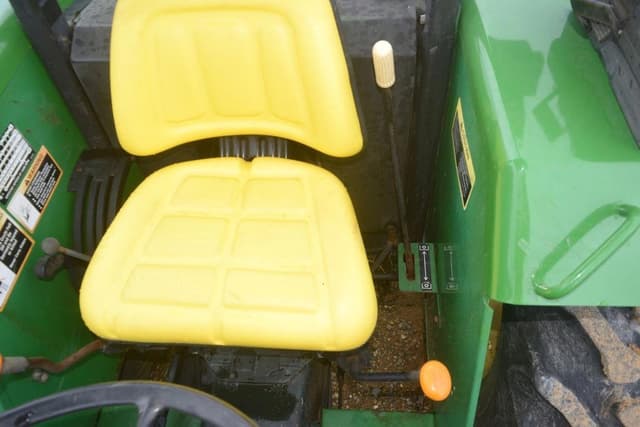 Image of John Deere 5103 equipment image 4