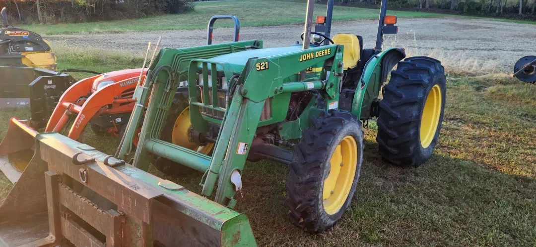 Image of John Deere 5105 Primary image