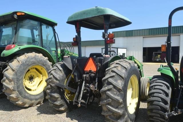 Image of John Deere 5105 equipment image 2