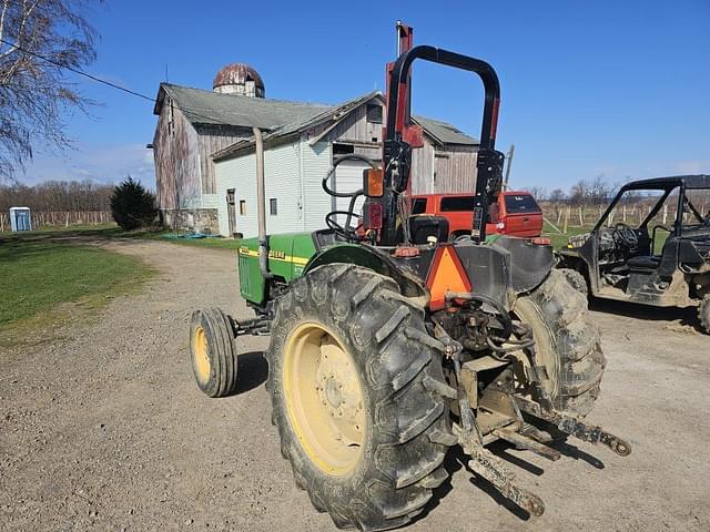 Image of John Deere 5105 equipment image 2