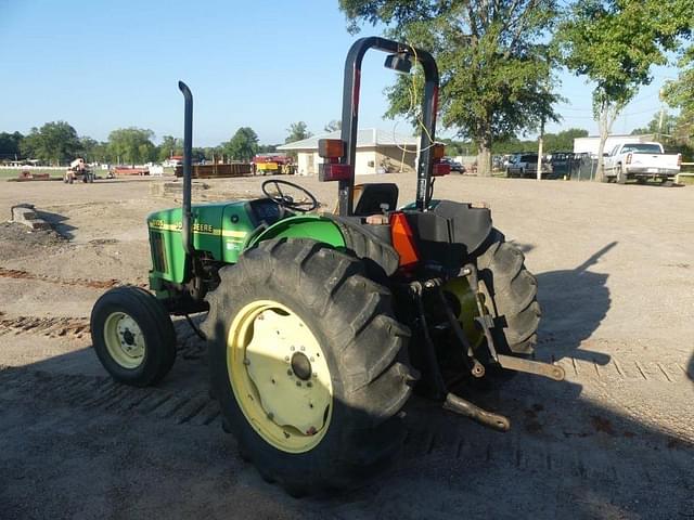 Image of John Deere 5105 equipment image 4