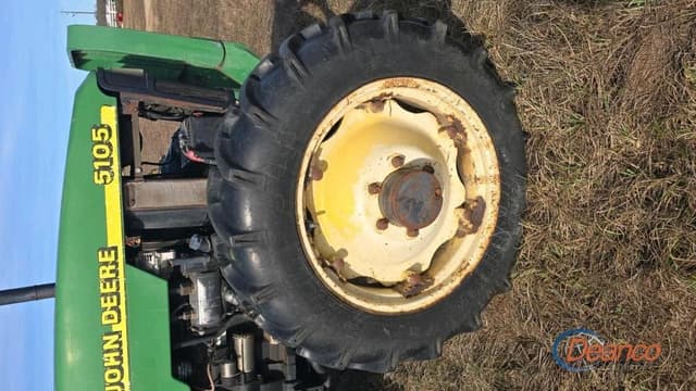Image of John Deere 5105 equipment image 3