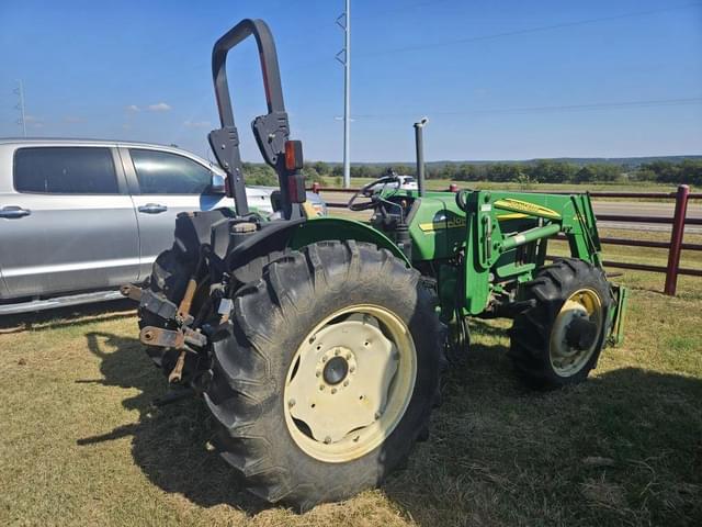 Image of John Deere 5105 equipment image 3