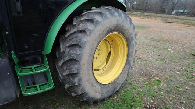 Image of John Deere 5115M equipment image 1