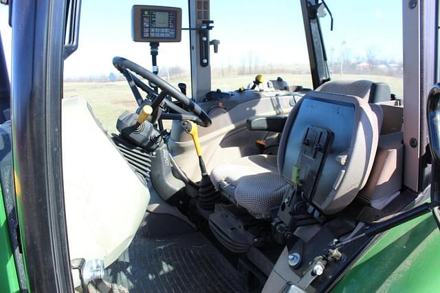 Image of John Deere 5115M equipment image 2