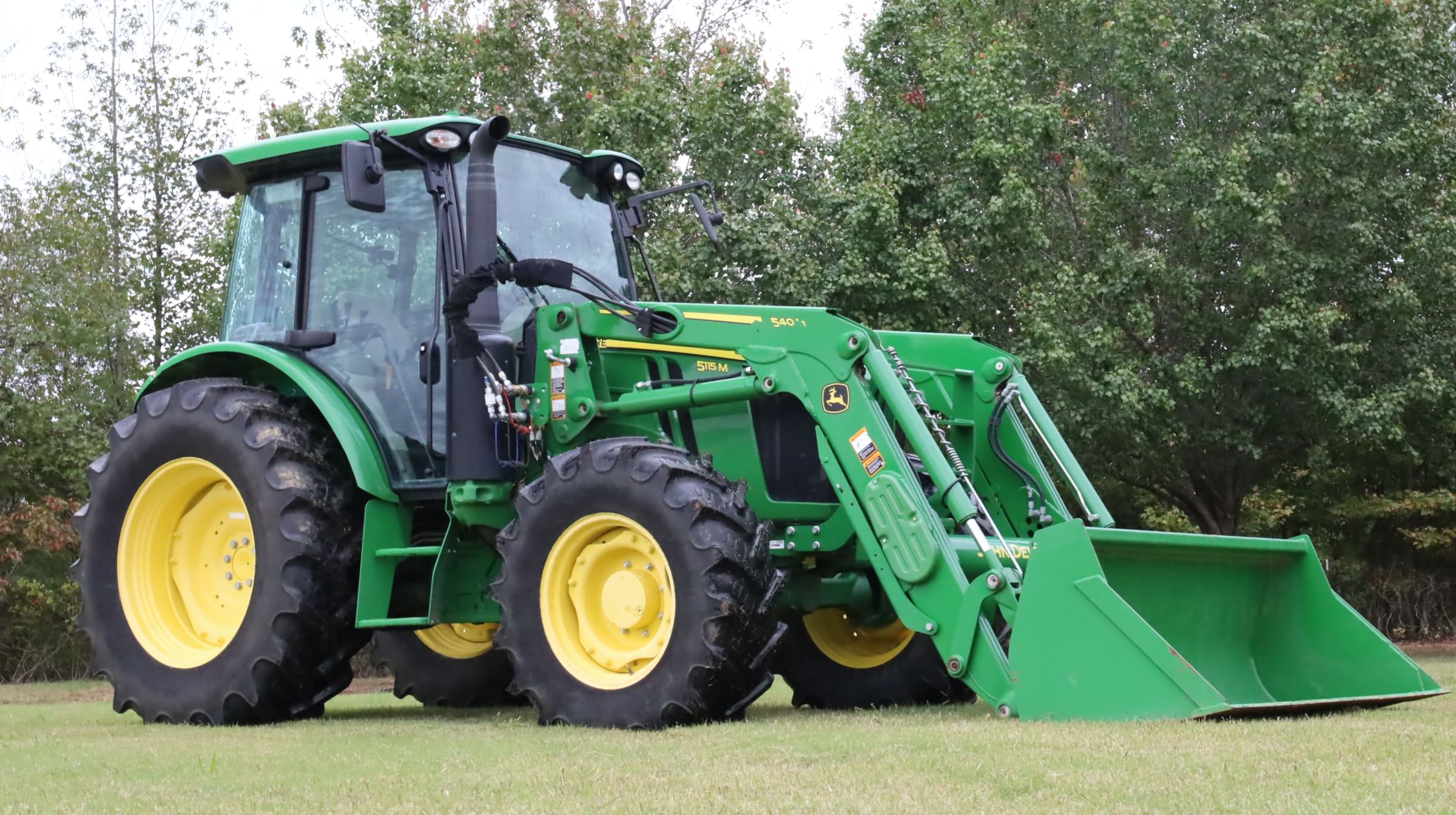 John Deere 5115M Equipment Image0