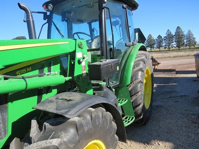 Image of John Deere 5115M equipment image 2