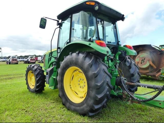 Image of John Deere 5115M equipment image 3