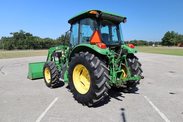 Image of John Deere 5115M equipment image 4