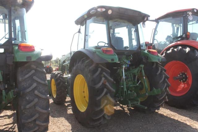 Image of John Deere 5115M equipment image 1