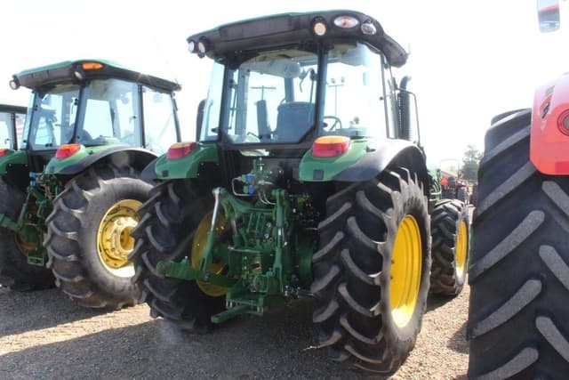 Image of John Deere 5115M equipment image 2