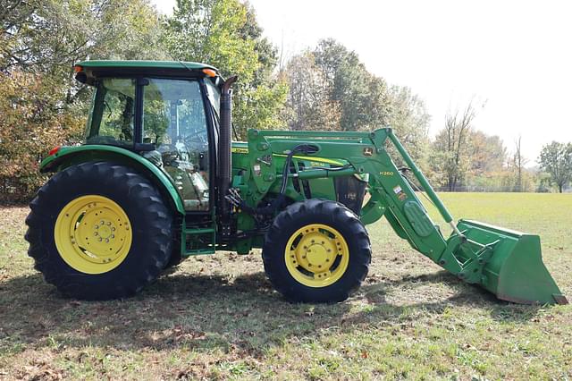 Image of John Deere 5115M equipment image 3