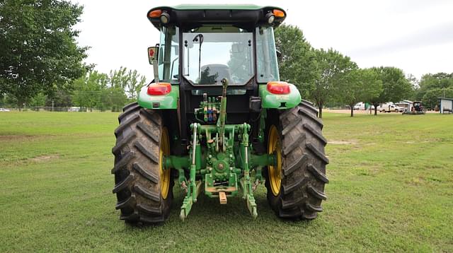 Image of John Deere 5115M equipment image 4